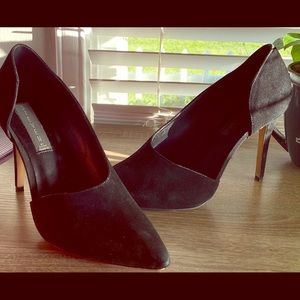 Steve Madden Black Suede Pumps.